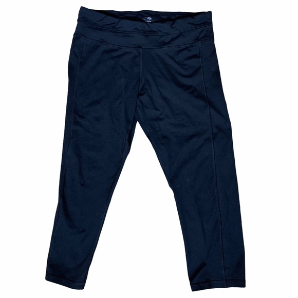 Champion Pants - Champion black high rise capri leggings